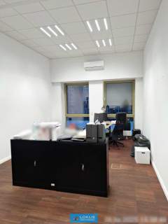 Biuro 77 m2, 2 pokoje, parking, klimatyzacja