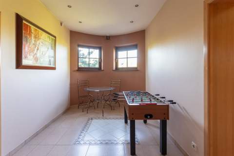DOM 3 POZIOMY - 450 M2 - DZIAŁKA 1800 M2