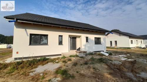 Dom wolnostojacy 102,5 m2 na działce 1473 m2