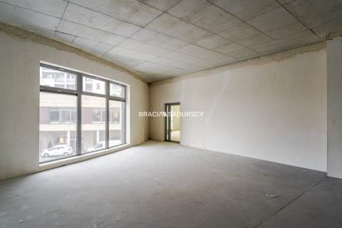 Lokal usługowy w stanie deweloperskim -706 m