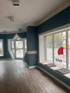 Lokal narożny 155 m2 witryny