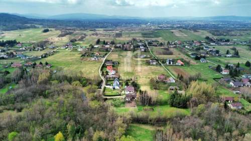 REZERWACJA RODZINNY DOM OTOCZONY ZIELENIĄ, LIPINKI, POWIAT 