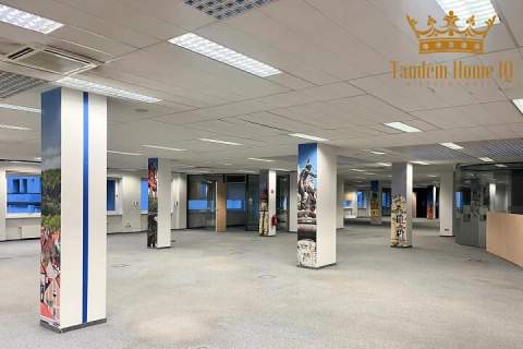 Do wynajęcia pow. 1200m2 na ostatnim piętrze w galerii - Dolny...