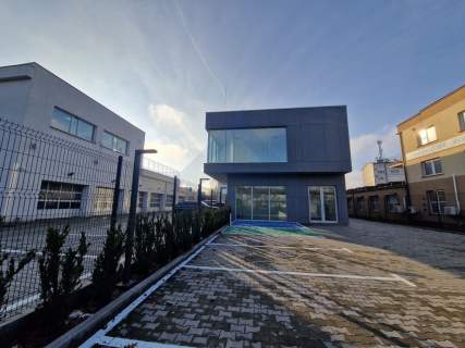 Cały budynek do wynajęcia na Bielanach 773 m2.