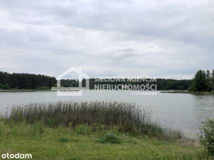 Urokliwa działka niedaleko jeziora Niesiołowice