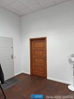 Biuro 77 m2, 2 pokoje, parking, klimatyzacja