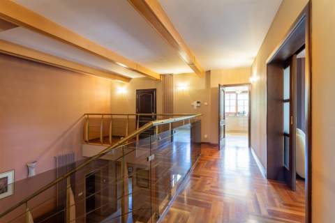 DOM 3 POZIOMY - 450 M2 - DZIAŁKA 1800 M2