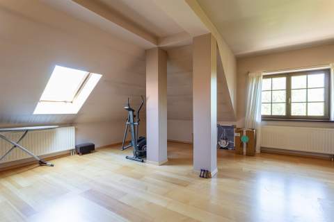 DOM 3 POZIOMY - 450 M2 - DZIAŁKA 1800 M2