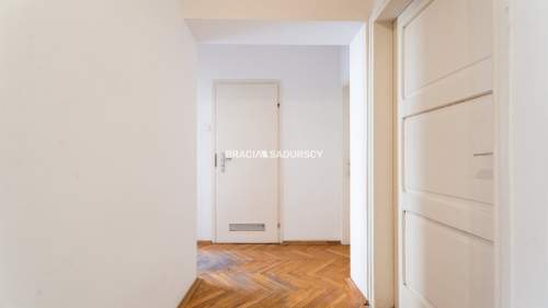 4 pokoje 2 pokoje garaż