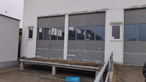 Magazyn, rampa - 2 bramy, poziom zero - 3 bramy