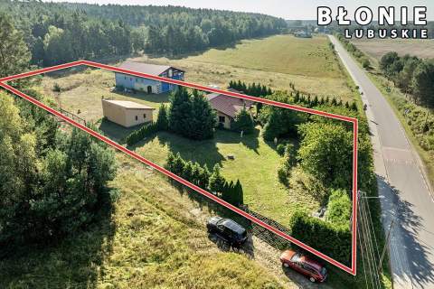 Dom parterowy, wysoka hala, garaże i pół hektara
