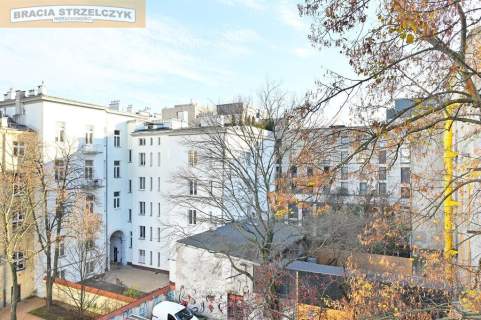 Kawalerka w kamienicy okolice Nowego Światu
