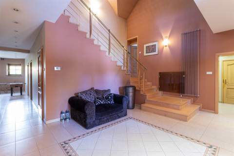 DOM 3 POZIOMY - 450 M2 - DZIAŁKA 1800 M2