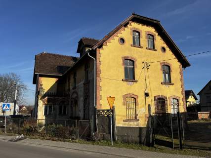 nieruchomość z budynkiem mieszkalno-usługowym