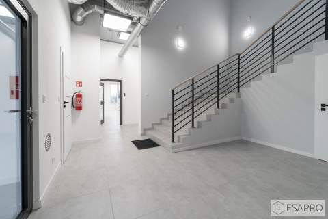 LOKAL HANDLOWO - USŁUGOWY / PARTER / PARKING