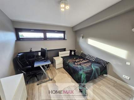 Nowoczesny, 2- poziomowy loft z ogródkiem 