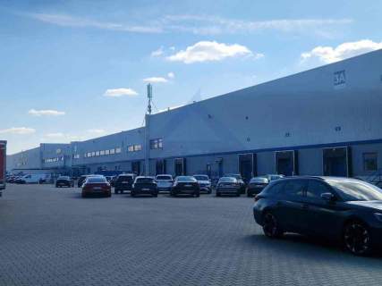 Magazyn z biurem w Piasecznie, blisko trasy