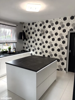 Dom jednorodzinny o pow. 220 m2 cał., do zamieszkania, super