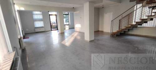 Atrakcyjny lokal usługowy w centrum 100m2