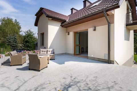 DOM 3 PIĘTRA - 230 M2 - DZIAŁKA 12 ARÓW - ZARZYCE