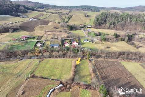 Działka budowlana nad rzeką, Zahoczewie