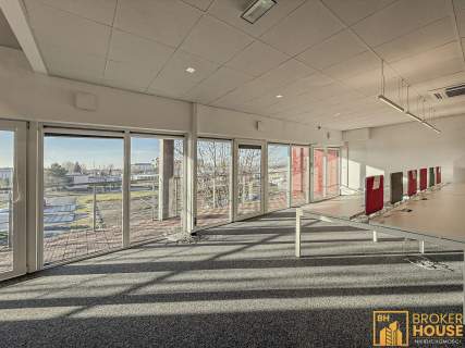 Duże nowoczesny pomieszczenie open space na wynajem