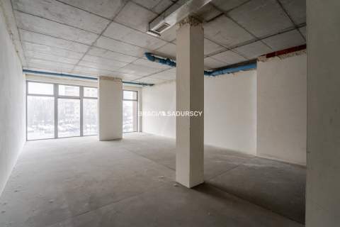 Lokal usługowy w stanie deweloperskim -706 m