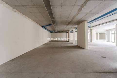 Lokal usługowy w stanie deweloperskim -706 m