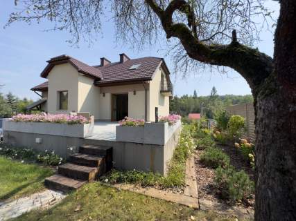 DOM 3 PIĘTRA - 230 M2 - DZIAŁKA 12 ARÓW - ZARZYCE