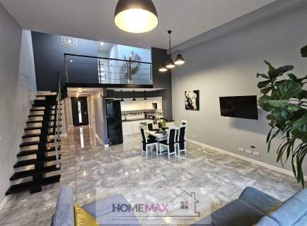 Nowoczesny, 2- poziomowy loft z ogródkiem 