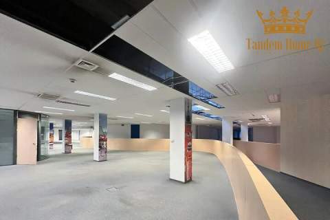 Do wynajęcia pow. 1200m2 na ostatnim piętrze w galerii - Dolny...