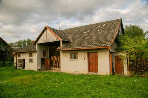 Dom i bydunek gospodarczy- Marcinkowice gm. Radłów
