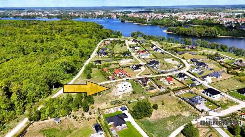 Widokowa działka z budową domu, ulica Tulipanowa.