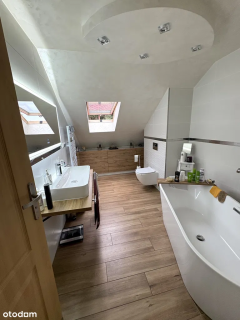 Dom jednorodzinny o pow. 220 m2 cał., do zamieszkania, super