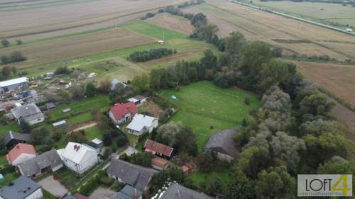 Dom z piękną 70 arową działką w Szczurowej