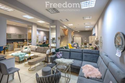 Duży lokal usługowy w centrum Ciechanowa