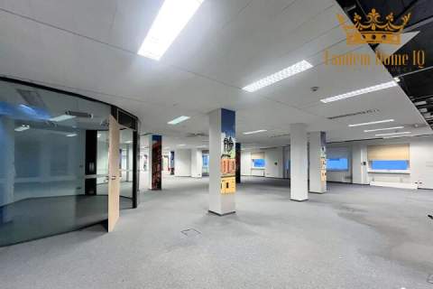 Do wynajęcia pow. 1200m2 na ostatnim piętrze w galerii - Dolny...