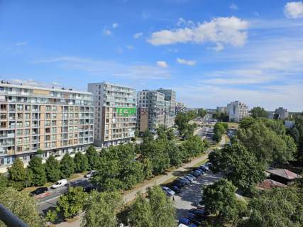 Rozkładowe 3 pokoje z oddzielną kuchną. Metro.