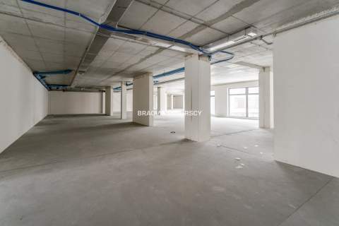 Lokal usługowy w stanie deweloperskim -706 m