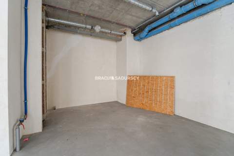 Lokal usługowy w stanie deweloperskim -706 m