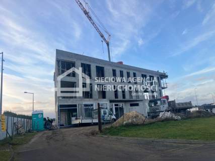 Lokal przy głównej ulicy w Kosakowie