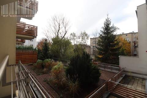 Komfortowy apartament z garażem i dużym tarasem, 2002 rok