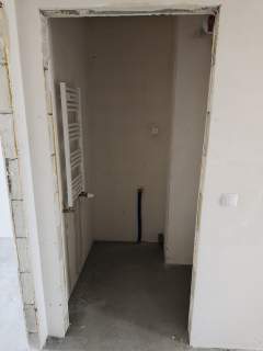 4-pokojowe mieszkanie z 2 miejscami postojowymi i kom. lok.