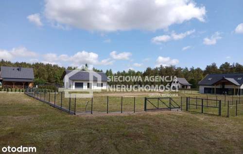 Urokliwa działka niedaleko jeziora Niesiołowice
