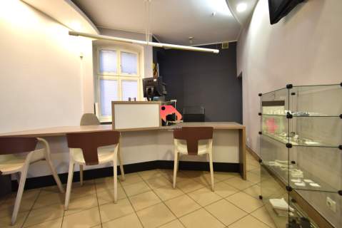 PIĘKNY LOKAL UŻYTKOWY W CENTRUM 103M2