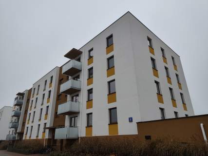 4-pokojowe mieszkanie z 2 miejscami postojowymi i kom. lok.