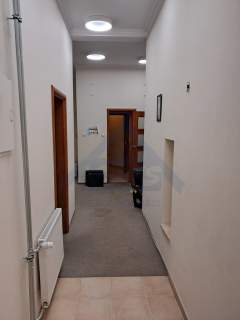 Lokal na biuro w kamienicy 68 m2 Śródmieście.
