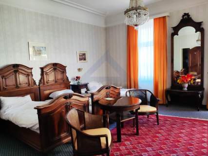 Kamienica na sprzedaż, Hotel Warszawa Śródmieście