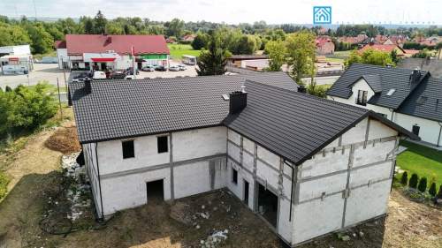 Lokal usługowy 776 m przy drodze 881 Sonina