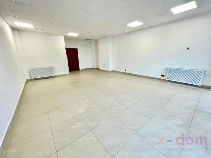 Lokal komercyjny z witrynami 76m2 - centrum